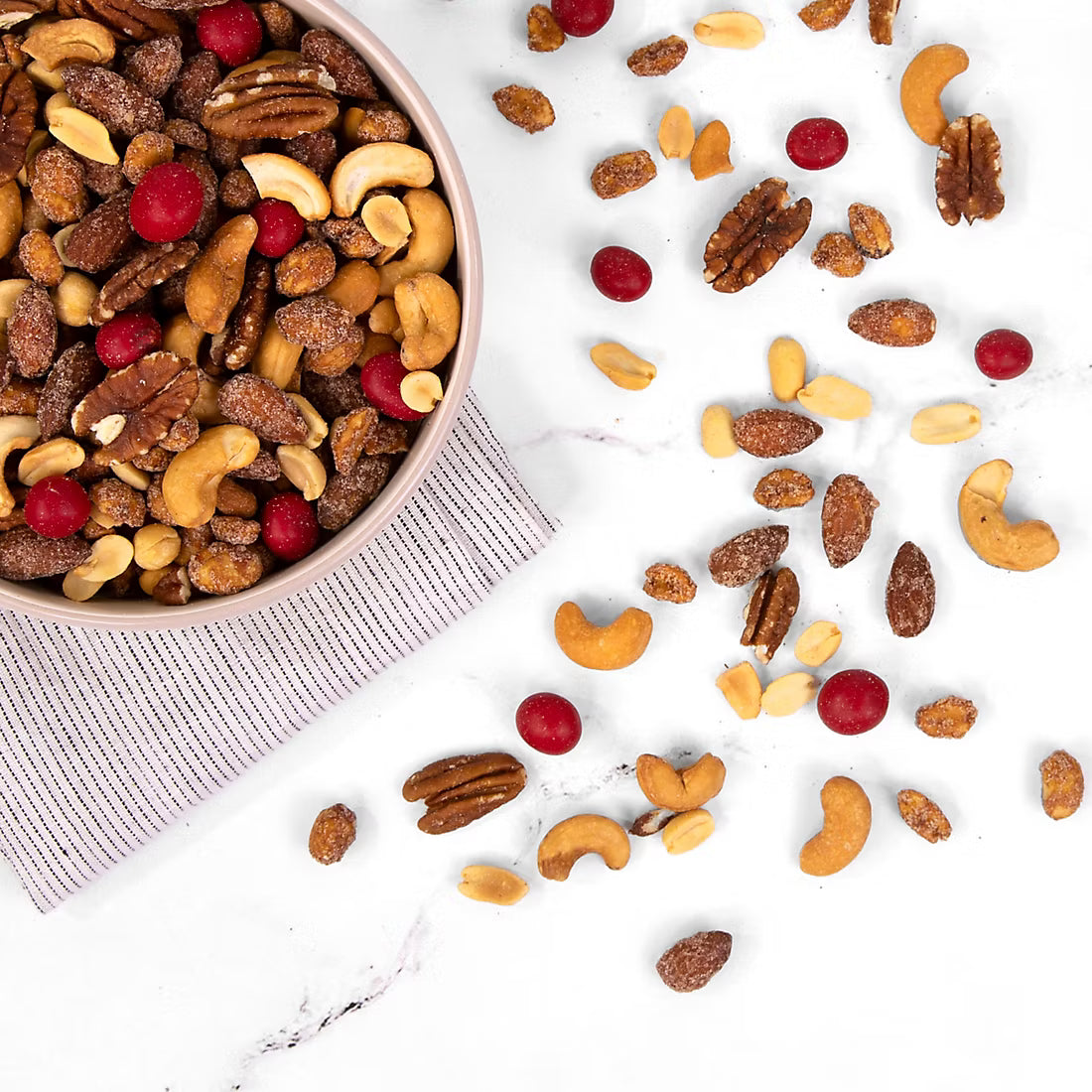 Wellsley Farms Sweet and Crunchy Blend, Snacks, Nuts, 22 oz.