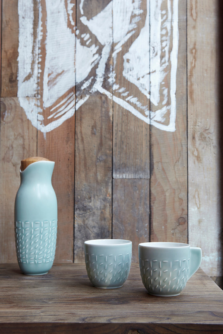 Footprint Carafe Set with Tea Cups, Carafe 31oz, Cup 10 oz, Ceramics, Bamboo-9