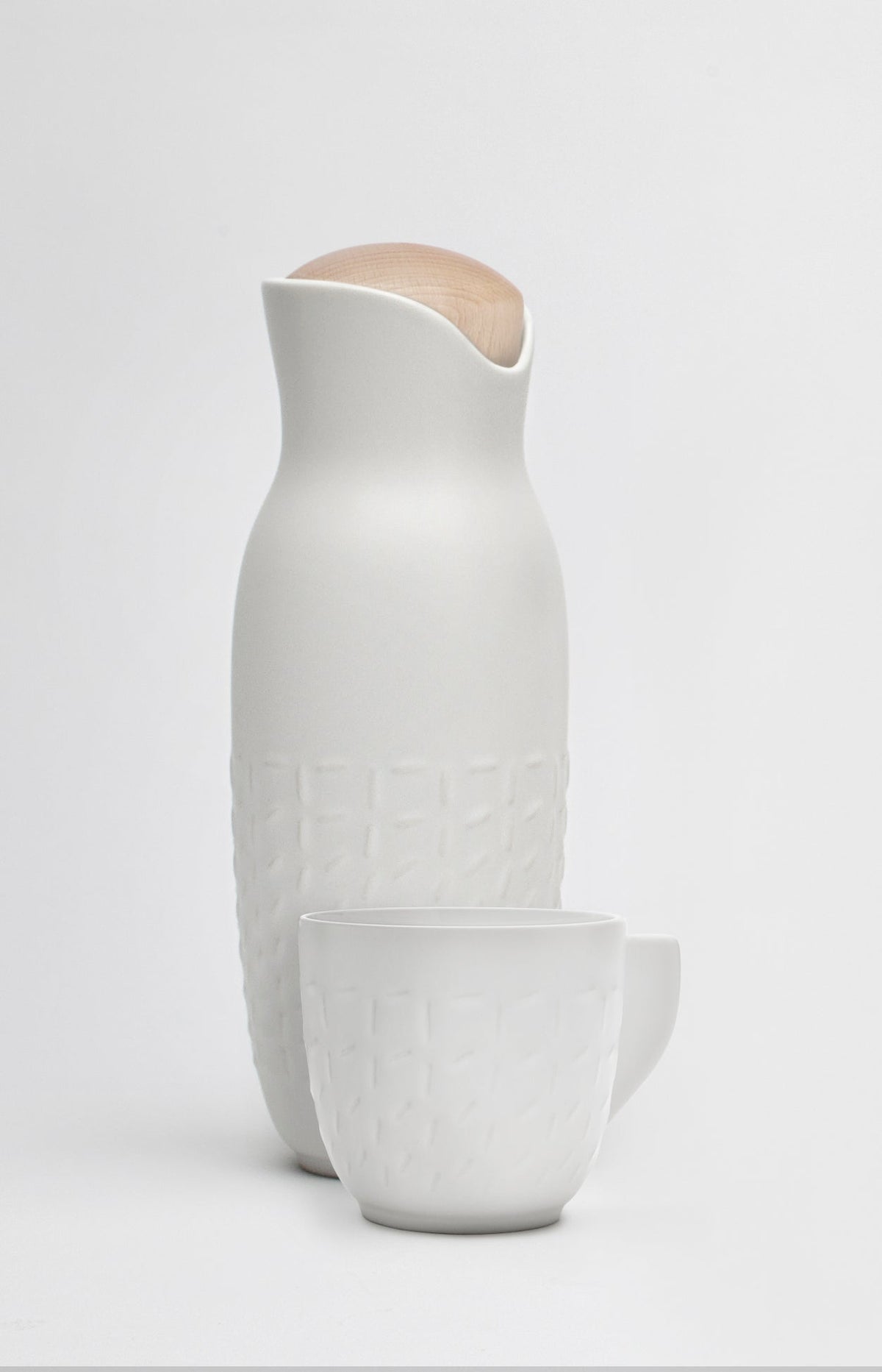 Footprint Carafe Set with Tea Cups (no Handles), Carafe 31oz, Cup 10 oz, Ceramics, Bamboo-9